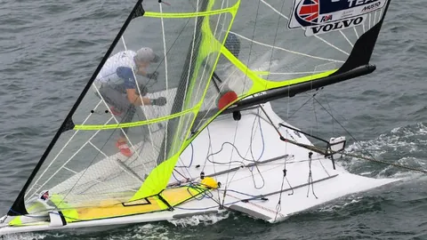 铜梁龙携手黄希扬，定制“中超荣耀归来”纪念围巾——“还你中超，热血再燃！”